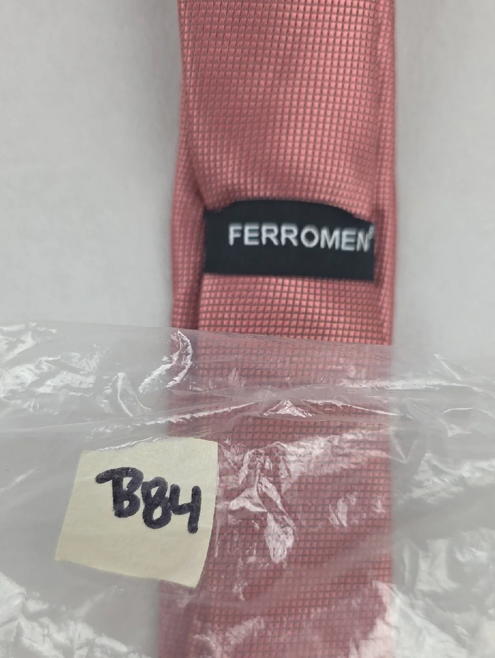Ferromen Men's Textured Pink‎ Skinny Tie B84
